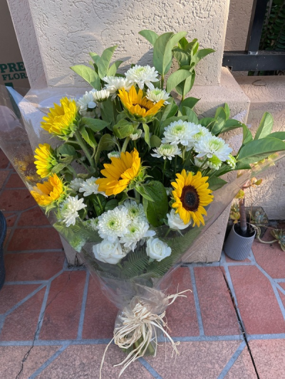 Funeral Bouquet - Tied flowers in yellows and whites